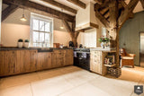 Verouderde vloeren in historische boerderij-Van den Heuvel & Van Duuren-alle,Woonkamer-OBLY
