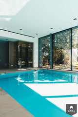 Villa met zwarte glazen wanden-KELLER minimal windows® by Kumasol-alle, Exterieur vrijstaand, Vrijstaand-Villa met zwarte glazen wanden | OBLY.com-OBLY