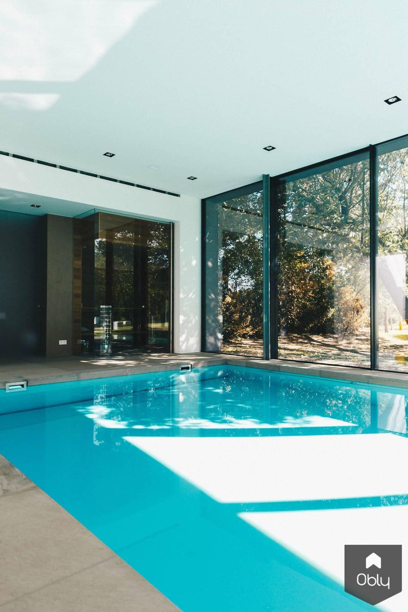 Villa met zwarte glazen wanden-KELLER minimal windows® by Kumasol-alle,Exterieur vrijstaand,Vrijstaand-Villa met zwarte glazen wanden | OBLY.com-OBLY