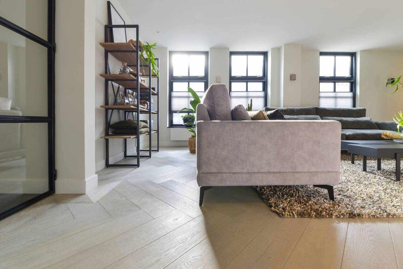 Visgraat vloer stoere afwerking-Pruysen Parket-Woonkamer-Visgraat vloer met stoere afwerking-OBLY