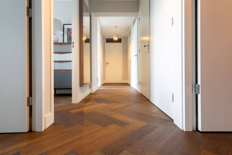 Visgraatvloer gerookt op vloerverwarming-Vloerenhuis Amsterdam-Slaapkamer-Gerookt visgraatvloer op vloerverwarming-OBLY