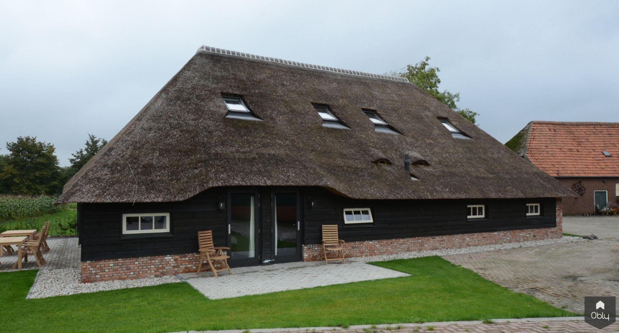 Vlaamse schuur B&B-Architectenbureau Drijvers Oisterwijk B.V.-alle,B&B,bakstenen gevel,Exterieur vrijstaand,gastenverblijf,landelijke architectuur,rieten dak,Vlaamse schuur-OBLY