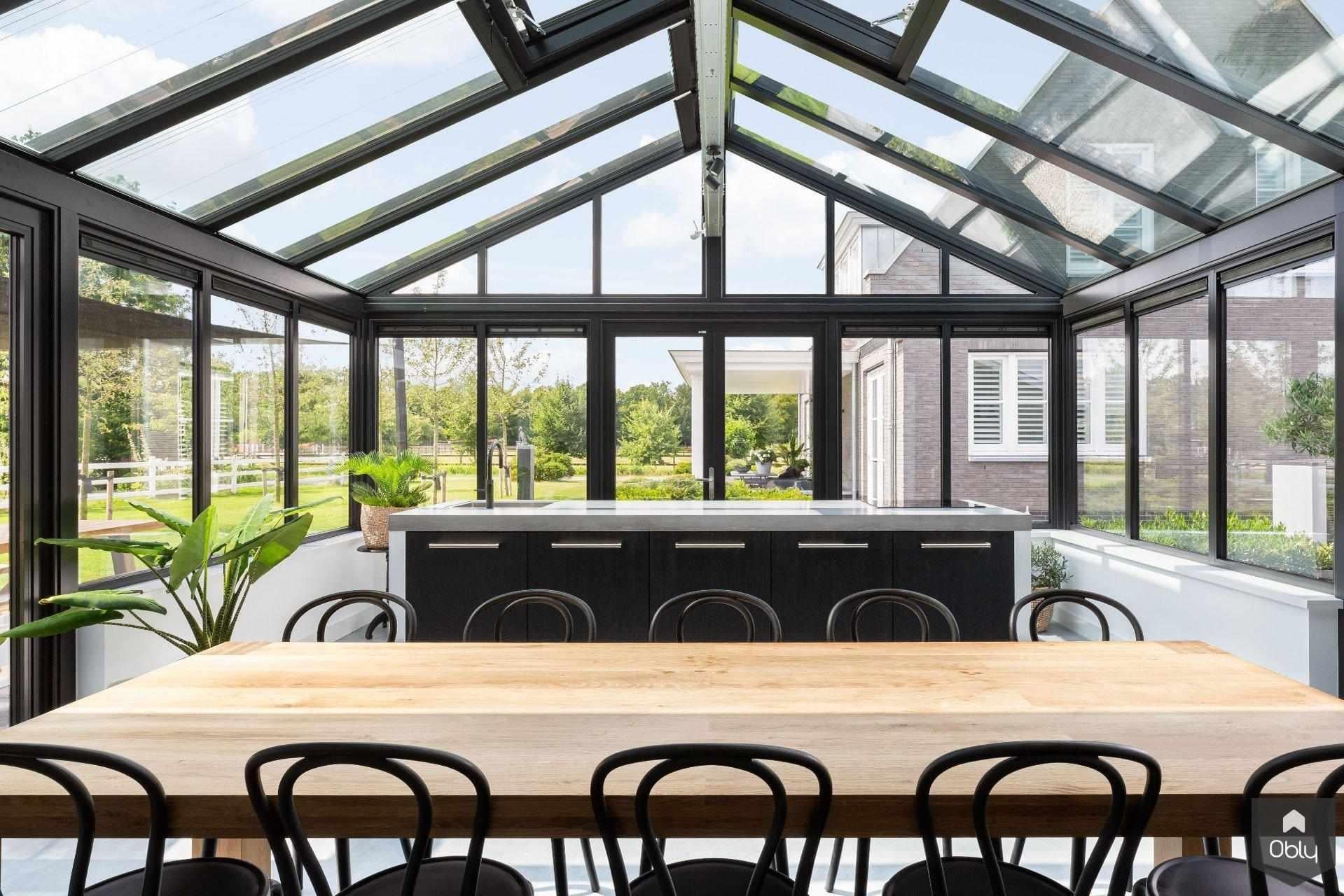 Vrijstaand kantoor met steellook serre-aanbouw-Busscher Serrebouw-Aanbouw,alle,glazen serre,luxe serre woning,orangerie aanbouw,serre aanbouw,serre met lichtstraat-OBLY
