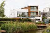 Vrijstaande woning in Zoetermeer getransformeerd met moderne architectuur-Maxim Winkelaar Architects-alle,Exterieur,grote raampartijen,moderne villa,renovatie,strakke architectuur,transformatie,vrijstaande woning-Renovatie vrijstaande woning Zoetermeer | Maxim Winkelaar-OBLY