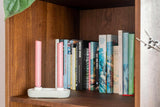 Warme functionele gezinskeuken-Huisvanbinnen-Farrow and Ball keuken,functionele woonkeuken,gezellige eetkeuken,keuken,luxe L keuken,maatwerk keukenontwerp,moderne gezinswoning,stijlvolle keukeninrichting,walnoten eettafel,warme gezinskeuken-Warme functionele gezinskeuken-OBLY