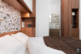 Warme maatwerk slaapkamer van notenhout-De Suite-alle,Slaapkamer-OBLY