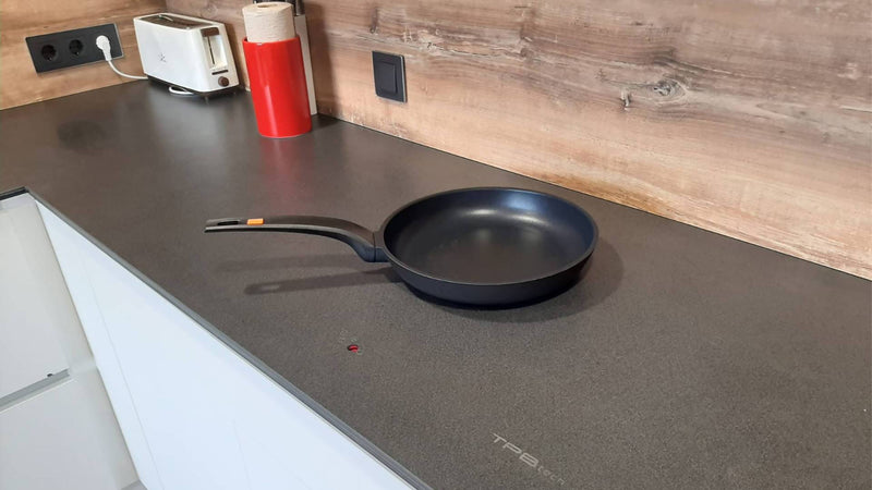 Werkbladen keukens met onzichtbare inductie-OBLY-keuken-Keukens met onzichtbare inductie -OBLY