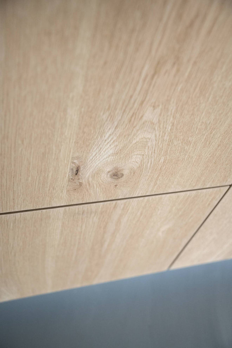 Witte keuken met eiken fineer kastenwand-Ergoform-alle,Keuken-OBLY