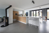 Witte keuken met eiken fineer kastenwand-Ergoform-alle,Keuken-OBLY