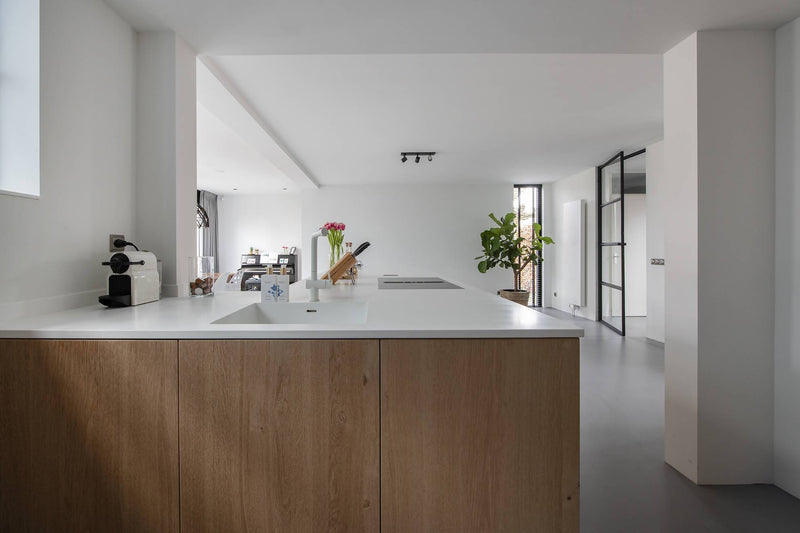 Witte keuken met eiken fineer kastenwand-Ergoform-alle,Keuken-OBLY