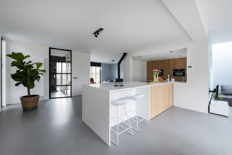 Witte keuken met eiken fineer kastenwand-Ergoform-alle,Keuken-OBLY