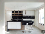 Witte keuken met hout en zwarte accenten-Keukenarchitectuur Midden Brabant-alle,Keuken-OBLY