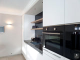 Witte keuken met hout en zwarte accenten-Keukenarchitectuur Midden Brabant-alle,Keuken-OBLY