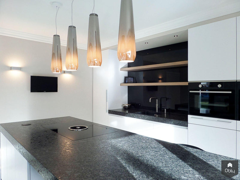 Witte keuken met hout en zwarte accenten-Keukenarchitectuur Midden Brabant-alle,Keuken-OBLY