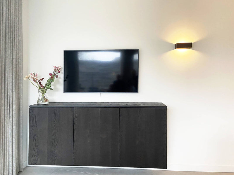 Witte keuken met warm houtfineer-Keukenarchitectuur Midden Brabant-Keuken-OBLY