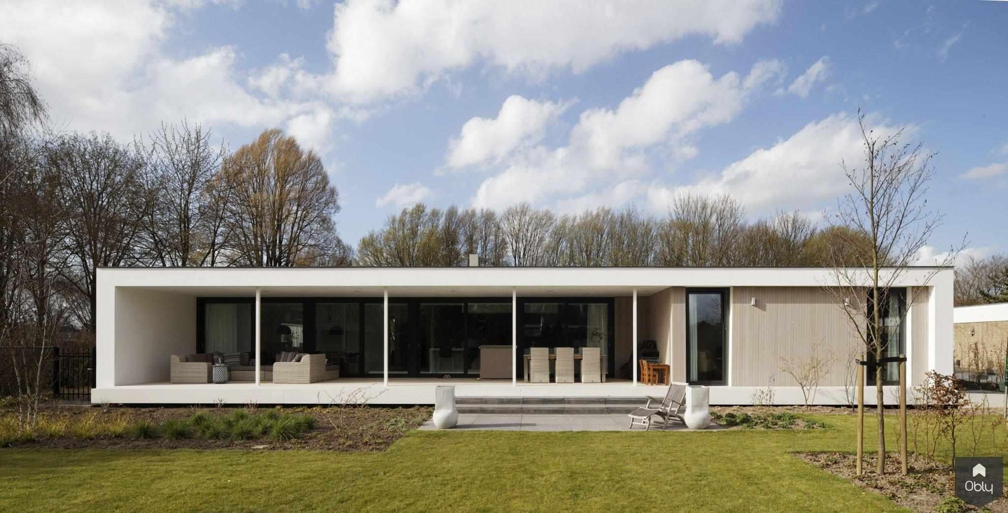 Woonhuis P - exterieur-Grosfeld Bekkers van der Velde Architecten-alle,Exterieur,Exterieur vrijstaand,minimalistische architectuur,moderne villa,moderne woning,strakke gevel,veel glas,vrijstaande woning-OBLY