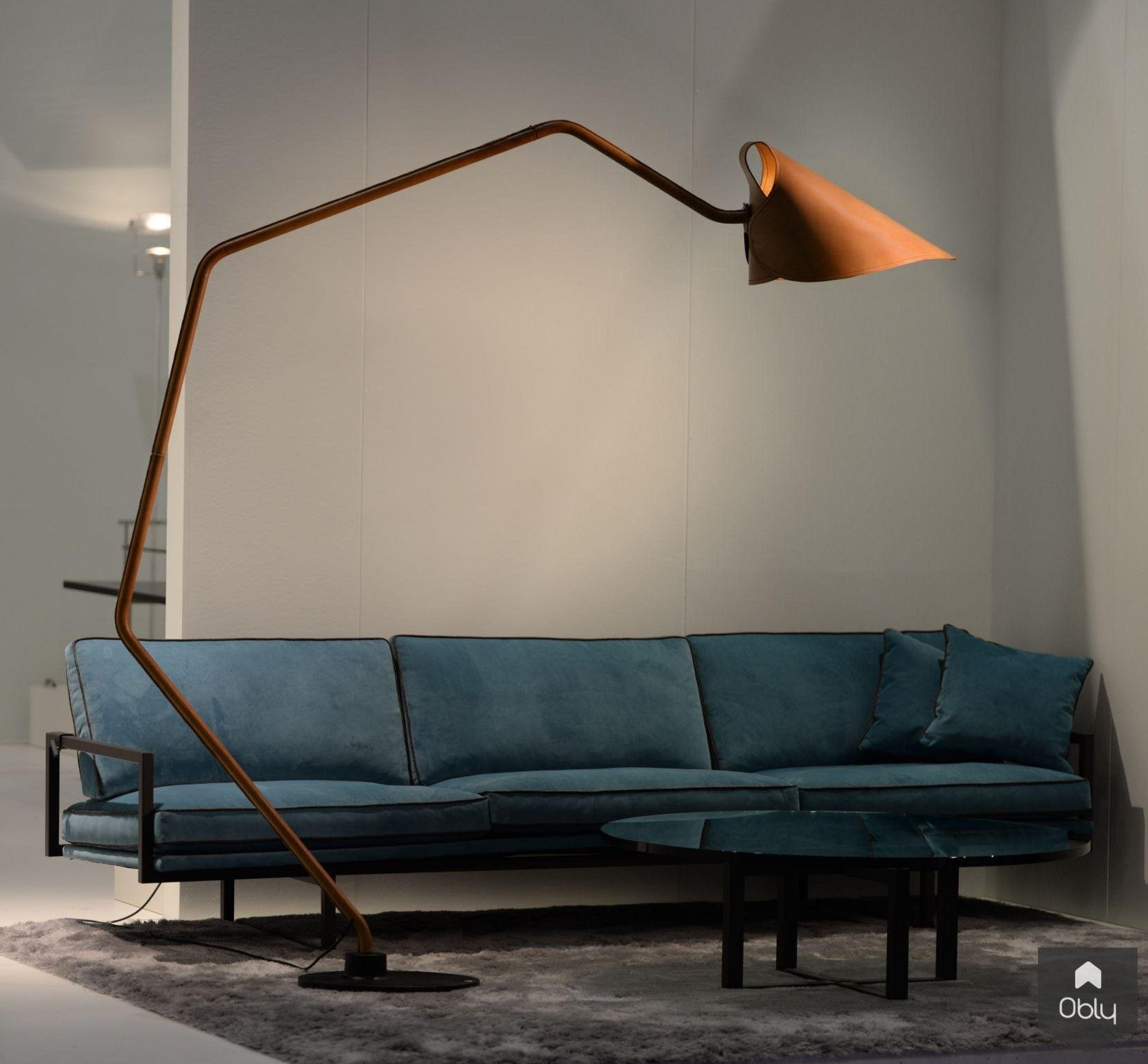 Zithoek met Mrs. Q-Jacco Maris Design-Aanbouw,alle,Design vloerlamp,Exclusieve designlamp,Industriële verlichting,Jacco Maris Design,Lederen lampenkap,Luxe zithoek inspiratie,Moderne woonkamerverlichting,Mrs. Q vloerlamp-OBLY