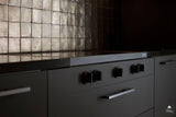 Zwarte keuken met koperen details-Kitchenstudio-alle,Keuken-Zwarte keuken met koperen details | OBLY.com-OBLY