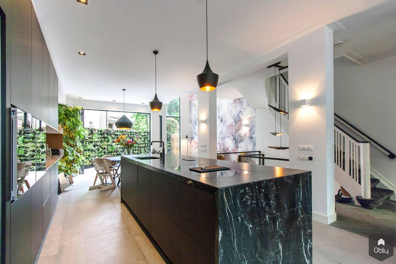 Zwarte leefkeuken met vide in jaren 30 woning-Jaren 30 architect-alle,Keuken,Tuinen,Woonkamer-Zwarte leefkeuken met vide in jaren 30 woning | OBLY.com-OBLY