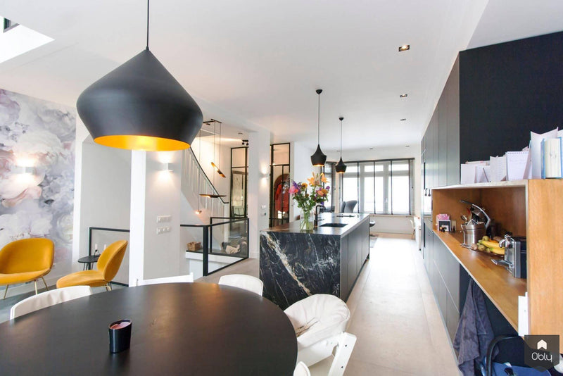 Zwarte leefkeuken met vide in jaren 30 woning-Jaren 30 architect-alle,Keuken,Tuinen,Woonkamer-Zwarte leefkeuken met vide in jaren 30 woning | OBLY.com-OBLY