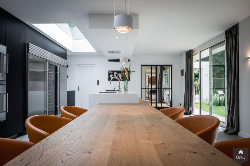 Zwarte moderne keuken met wit keukeneiland-Culimaat-alle,Keuken-OBLY