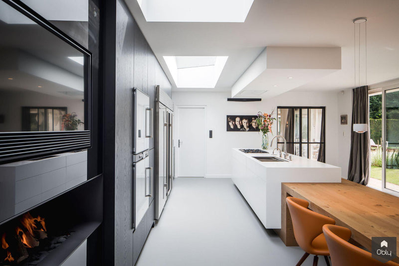 Zwarte moderne keuken met wit keukeneiland-Culimaat-alle,Keuken-OBLY