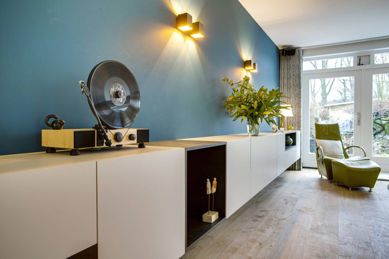 Zwevend dressoir op maat-Paul Theuws Interieur-woonkamer-Zwevend dressoir op maat met vakken-OBLY