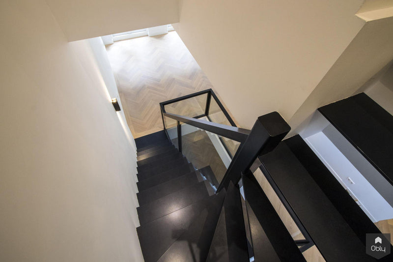 Zwevende stalen trap met glas-Van Bruchem Staircases-alle,Woonkamer-OBLY