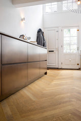 Lange smalle visgraat vloer-Vloerenhuis Amsterdam-Keuken-Visgraat vloer uitgevoerd in lange smalle delen-OBLY