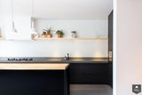 Mat zwarte keuken met betonnen en houten werkblad-Robert Tediek Keukens & Interieur-alle, Keuken-OBLY