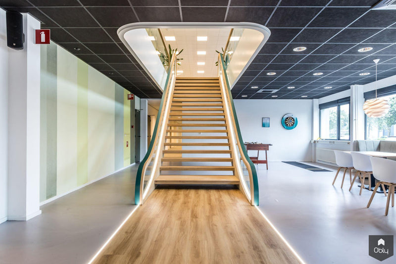 Moderne trap met led verlichting-Van Bruchem Staircases-alle, Entree hal trap-OBLY