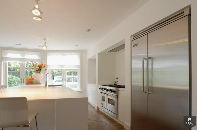 Moderne witte Corian keuken-DBD Interiors-alle, Keuken-OBLY