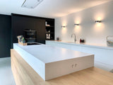 Moderne witte keuken met zwarte kastenwanden-Klein Design-alle, Keuken-Moderne witte keuken met zwarte kastenwanden | OBLY.com-OBLY