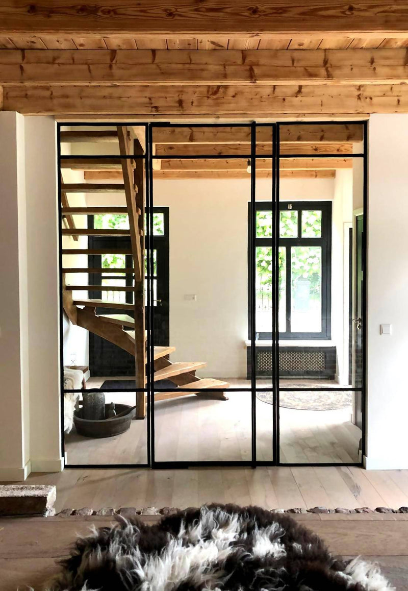 ranke stalen roomdivider-Stalendeurenhuys-Entree hal trap-Stalen deuren roomdivider| obly-OBLY
