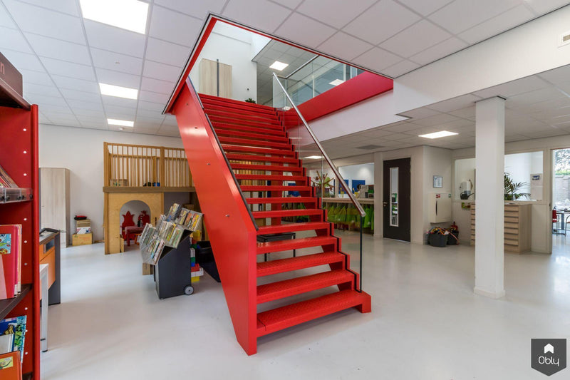 Rechte trap voor school-Van Bruchem Staircases-alle, Entree hal trap-OBLY