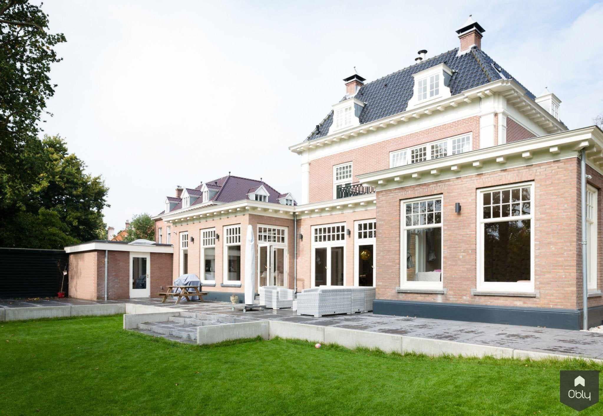 renovatie jaren '20 villa | exterieur-Euroconstruct | Excellent in renovations-Aanbouw,alle,architectuur villa,authentieke gevel,Exterieur vrijstaand,jaren 20 villa renovatie,klassieke villa,luxe woning,villa exterieur,woning renovatie-OBLY