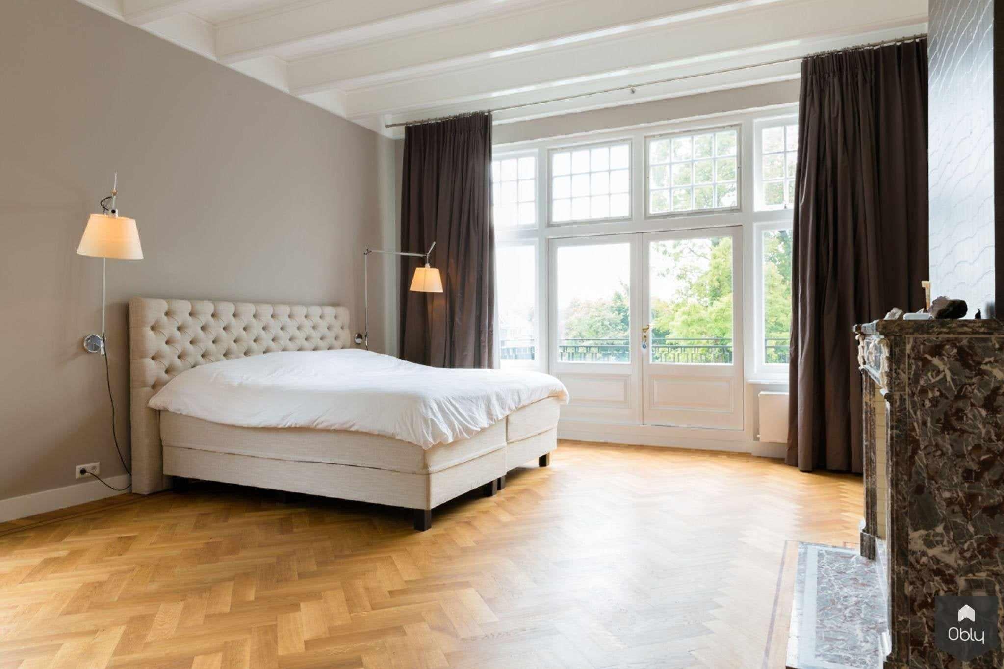 renovatie jaren '20 villa | slaapkamer en badkamer-Euroconstruct | Excellent in renovations-alle,badkamer renovatie,lichte slaapkamer,luxe badkamer,modern klassiek interieur,renovatie villa,Slaapkamer,slaapkamer renovatie-OBLY