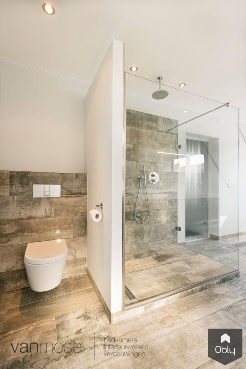 Ruime badkamer met vrijstaand bad en inloopdouche-Het Badhuys-alle, Badkamer-OBLY