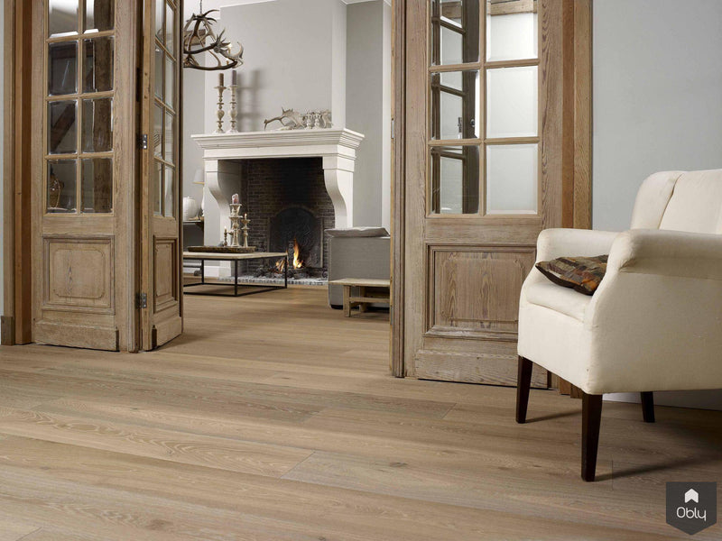 Rustiek eiken plankenvloer in stijlvol landelijk ingerichte woning-NOBEL Flooring-alle, Eetkamer-OBLY