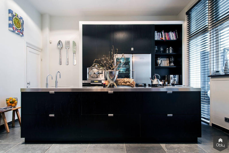 Zwarte keuken met RVS blad-Keukenstudio Stormink-alle, Keuken-OBLY