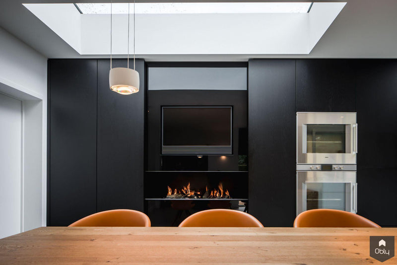 Zwarte moderne keuken met wit keukeneiland-Culimaat-alle, Keuken-OBLY