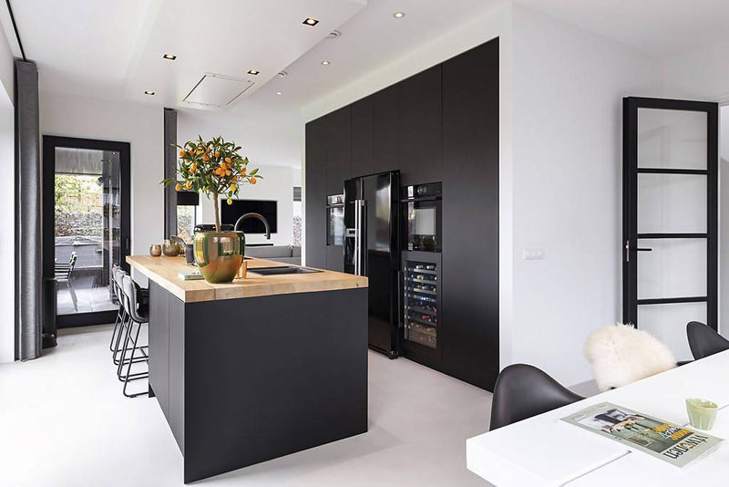 Zwarte moderne landelijke keuken-Restyle-XL-Keuken-landelijk moderne zwarte keuken-OBLY